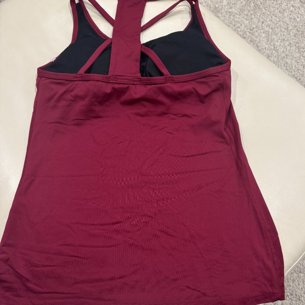 GapFit Razorback Tank - Picture 4 of 5